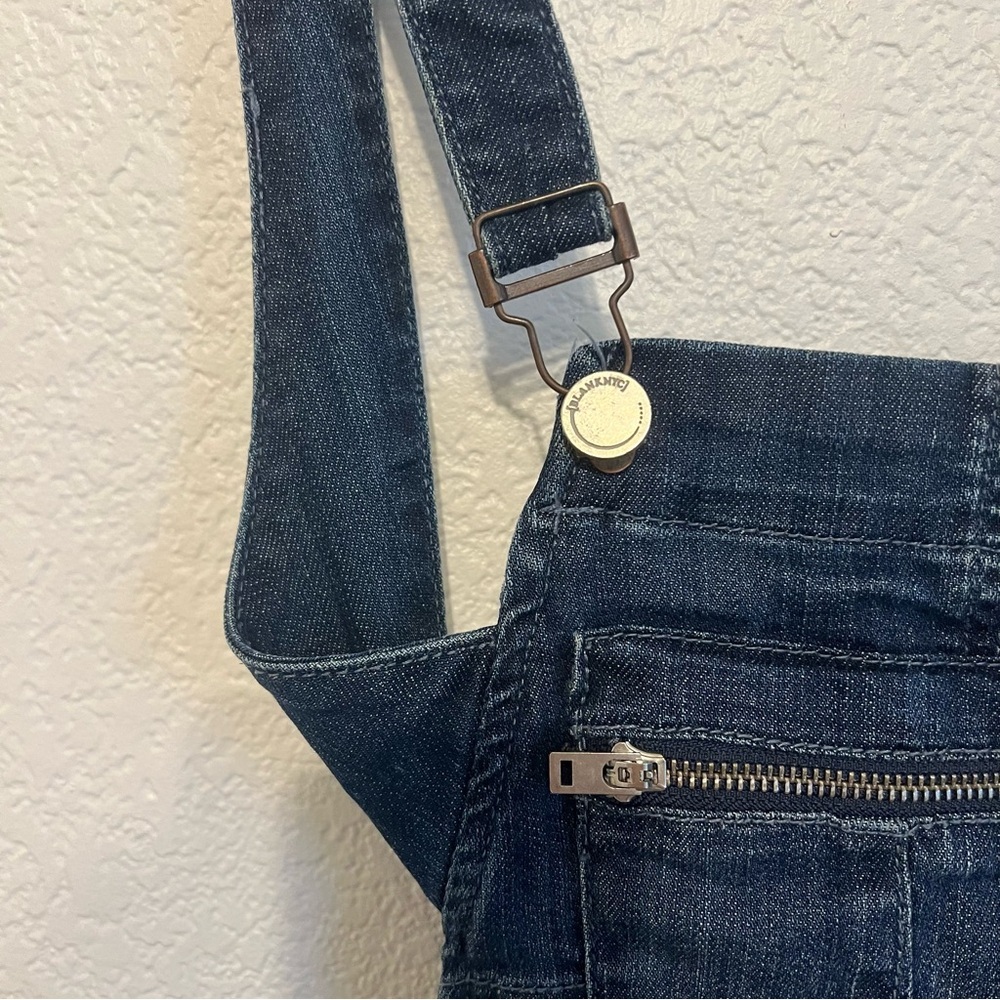 Blank NYC Size 25 Skinny Leg Overalls Whiskered Fading Ankle Zipper - Picture 3 of 13